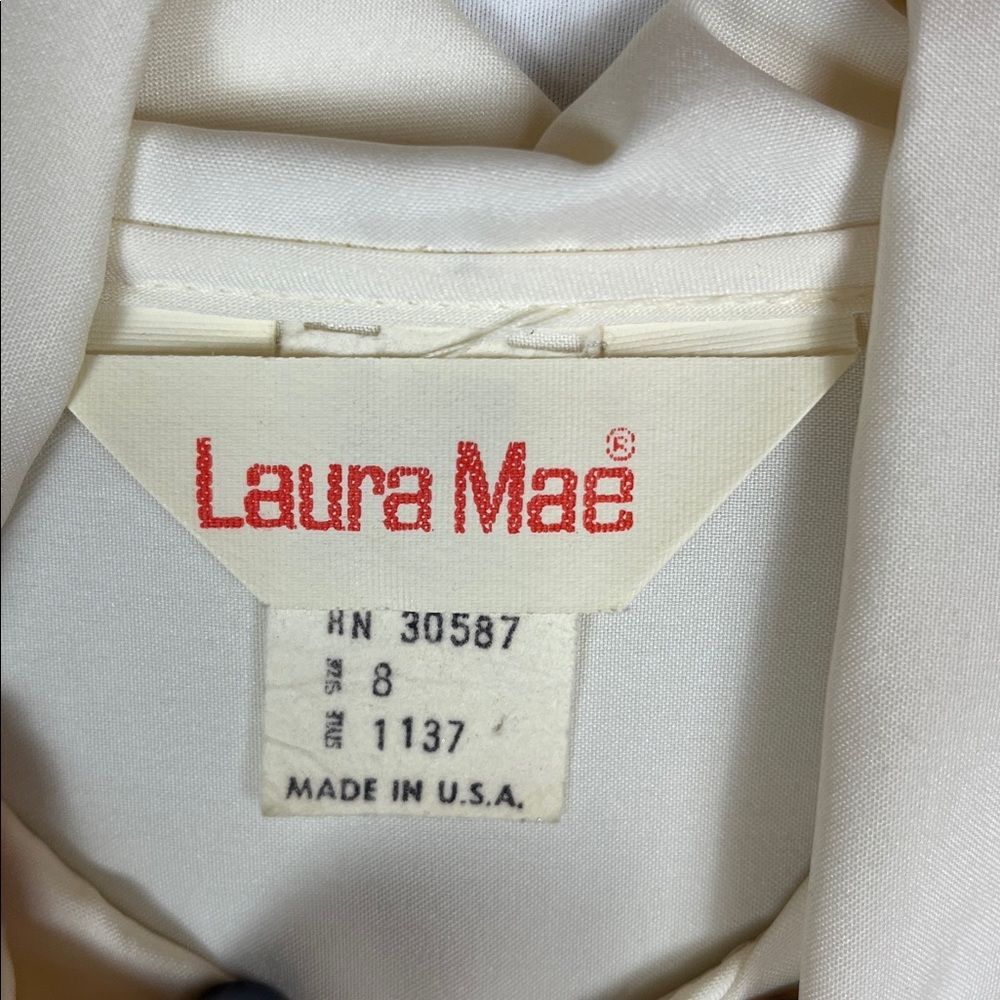 Vintage 1950 Laura Mae Cream Blouse with Embroidered Flowers - Picture 7 of 10